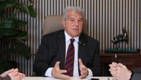 خوان لابورتا رئيس برشلونة يتحدث عن صفقات الفريق
