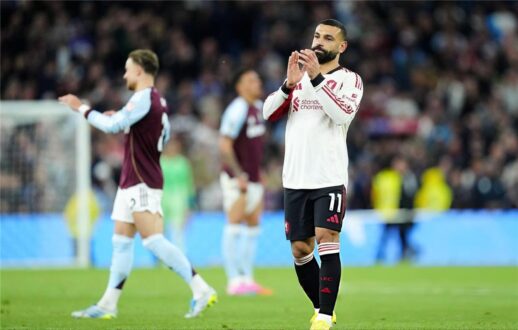 محمد صلاح يرتدي قميص منتخب مصر