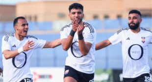 لاعبو الجونة يحتفلون بهدف الفوز على بتروجيت في الدوري المصري
