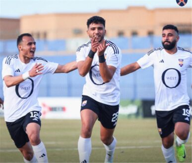 لاعبو الجونة يحتفلون بهدف الفوز على طلائع الجيش في الدوري المصري
