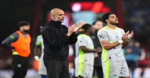 بيب غوارديولا مدرب مانشستر سيتي يتحدث في مؤتمر صحفي