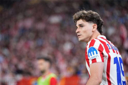 مدرب أتلتيكو مدريد دييجو سيميوني يتحدث عن مستقبل اللاعب جوليان ألفاريز