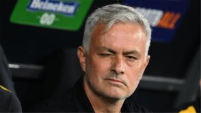 جوزيه مورينيو يوجه تعليمات للاعبي ريال مدريد