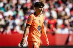 Pau Cubarsí, Barcelona player, in action on the field