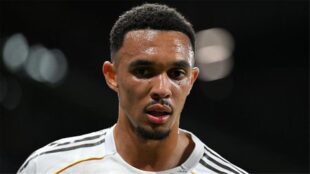 ترينت ألكسندر أرنولد لاعب منتخب إنجلترا