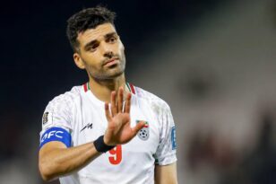 مهدي طارمي، قائد منتخب إيران لكرة القدم، يتحدث بغضب بعد مباراة كأس العالم