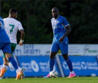لاعبو الهلال السعودي ومولودية الجزائر في مباراة ودية