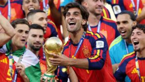 فيران توريس يحتفل بفوز إسبانيا بكأس العالم 2026