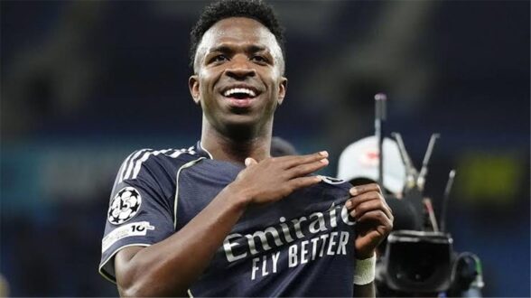 فينيسيوس جونيور لاعب ريال مدريد يحتفل بهدف