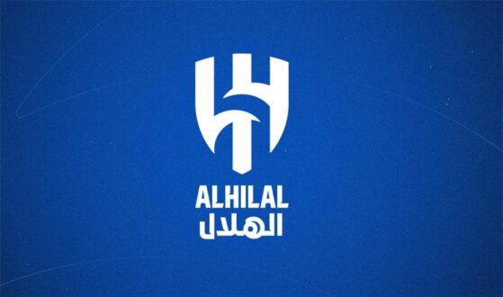 لاعب الهلال السعودي أولي واتكينز يحتفل بتسجيل هدف