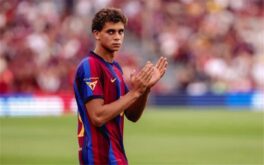 حمزة عبد الكريم لاعب برشلونة يحتفل مع الفريق
