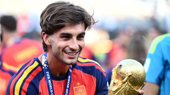 فيران توريس لاعب برشلونة