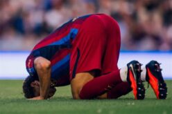 حمزة عبد الكريم لاعب برشلونة يحتفل بهدف