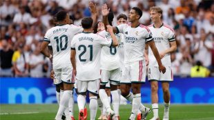 لاعب ريال مدريد برناردو سيلفا يظهر عليه علامات الإرهاق أو الحزن خلال مباراة
