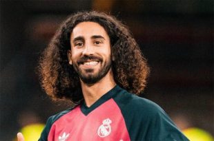 لاعب ريال مدريد مارك كوكوريلا يتحدث في مؤتمر صحفي