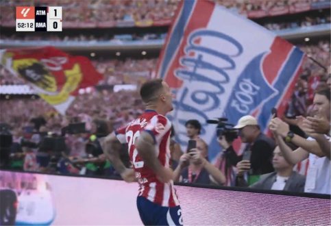 لاعب أتلتيكو مدريد جريمالدو يحتفل بتسجيل هدف ضد ريال مدريد
