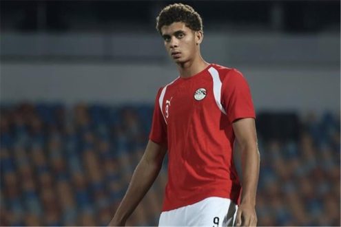 صورة للاعب حمزة عبد الكريم بقميص منتخب مصر وبرشلونة