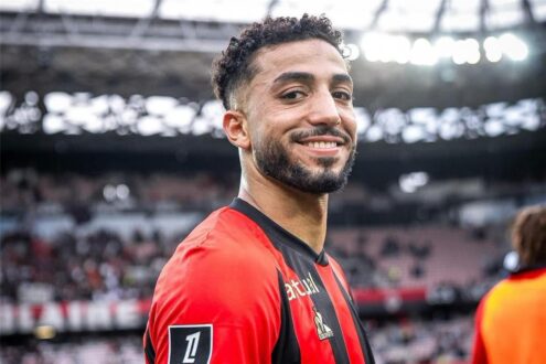 لاعبو نادي نيس يحتفلون بهدف في مباراة بالدوري الفرنسي