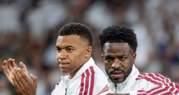 لاعبو ريال مدريد وفينيسيوس جونيور وكيليان مبابي يرتدون قمصان دعم سبتة