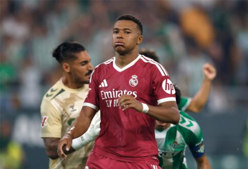صورة توضح لاعب ريال مدريد كيليان مبابي وهو يهدر ضربة جزاء أمام ريال بيتيس