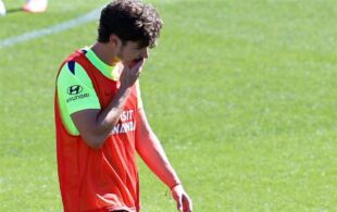 دييغو سيميوني مدرب أتلتيكو مدريد يتحدث خلال مؤتمر صحفي