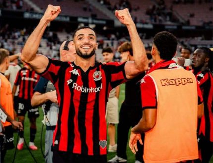 محمد عبد المنعم مدافع نيس في مباراة ضد ستراسبورج
