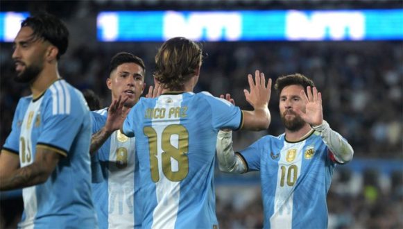 نيكو باز لاعب منتخب الأرجنتين وكوموالإيطالي
