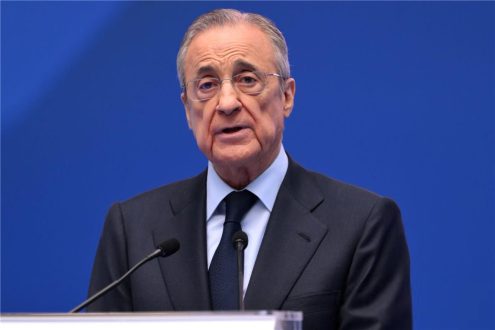 شعار يويفا بجانب شعاري ريال مدريد وبرشلونة